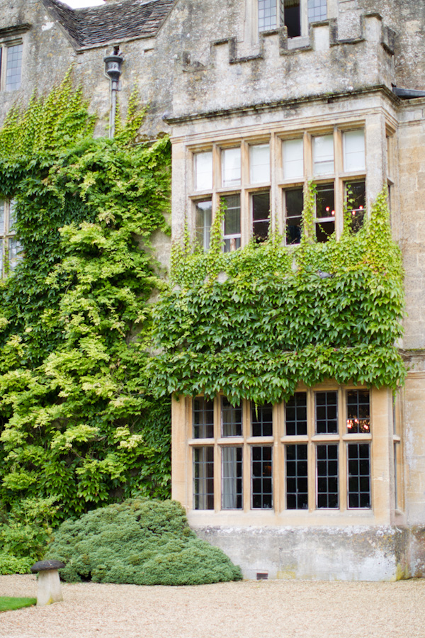 elegant-english-wedding-at-bibury-court