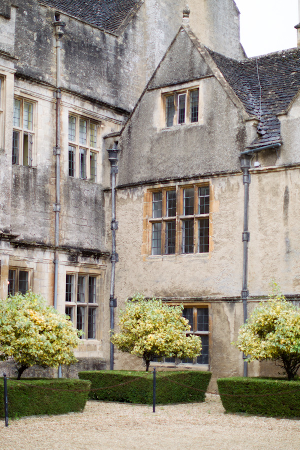 elegant-english-wedding-at-bibury-court