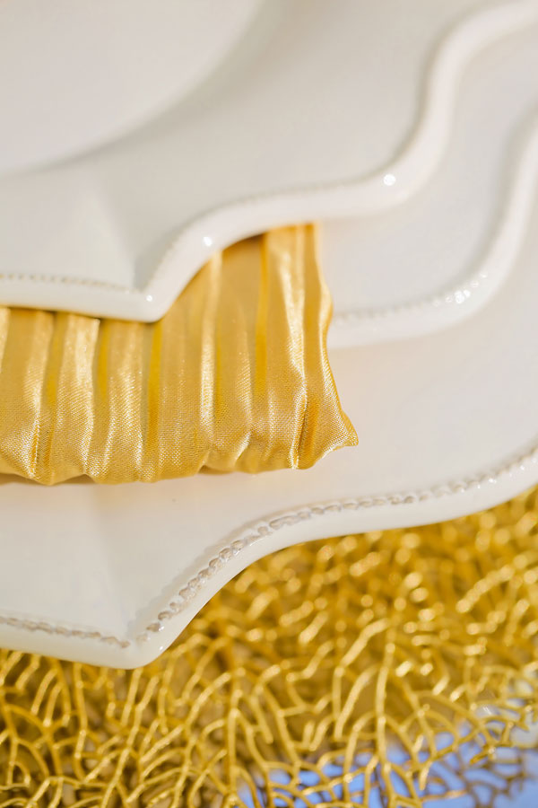 elegant-gold-and-purple-wedding-ideas