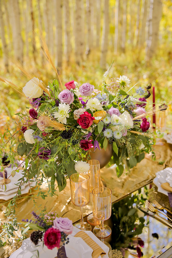elegant-gold-and-purple-wedding-ideas