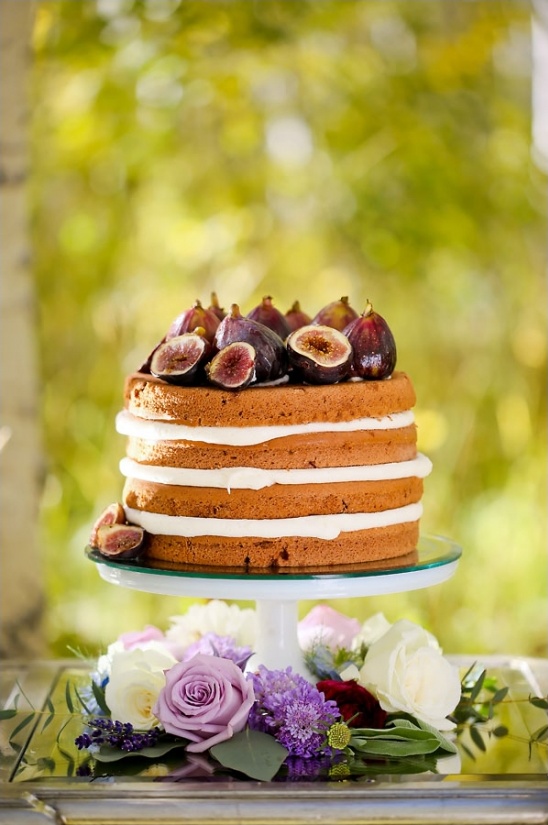 Layered fig cake with flowers