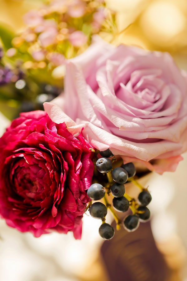 elegant-gold-and-purple-wedding-ideas