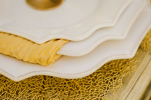 elegant-gold-and-purple-wedding-ideas