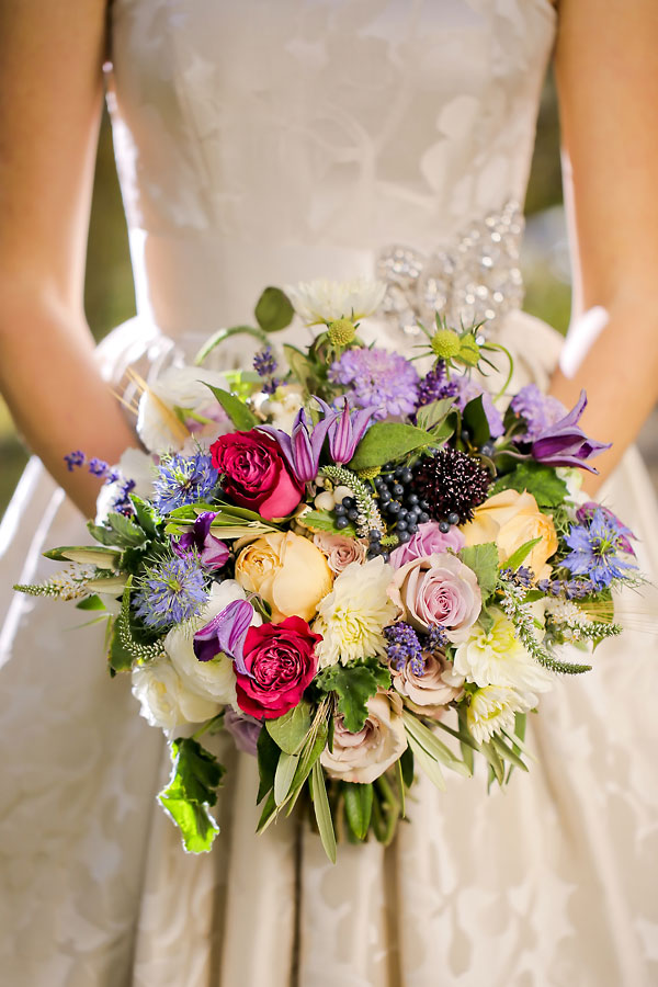 elegant-gold-and-purple-wedding-ideas