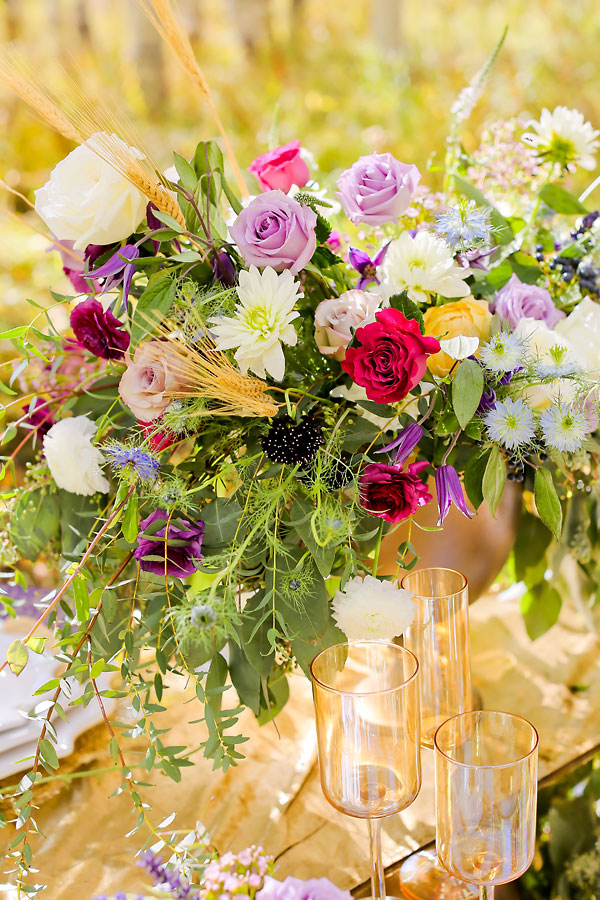 elegant-gold-and-purple-wedding-ideas