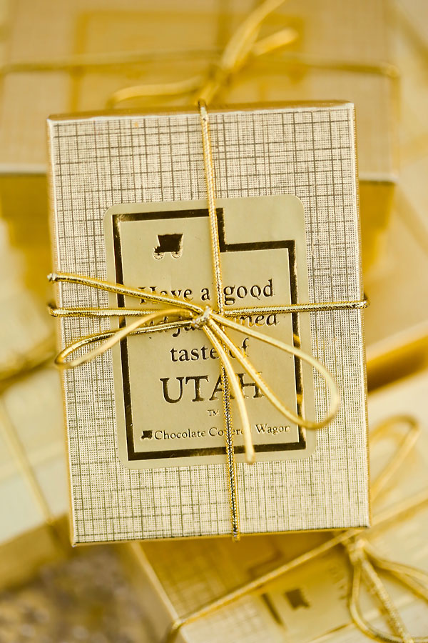 elegant-gold-and-purple-wedding-ideas