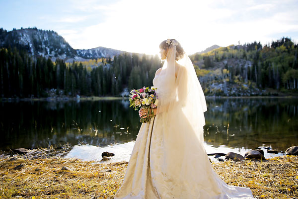 elegant-gold-and-purple-wedding-ideas