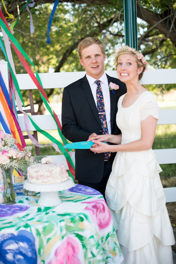 festive-floral-wedding-in-utah