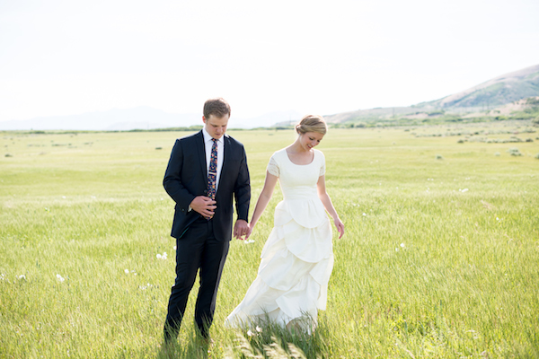 festive-floral-wedding-in-utah