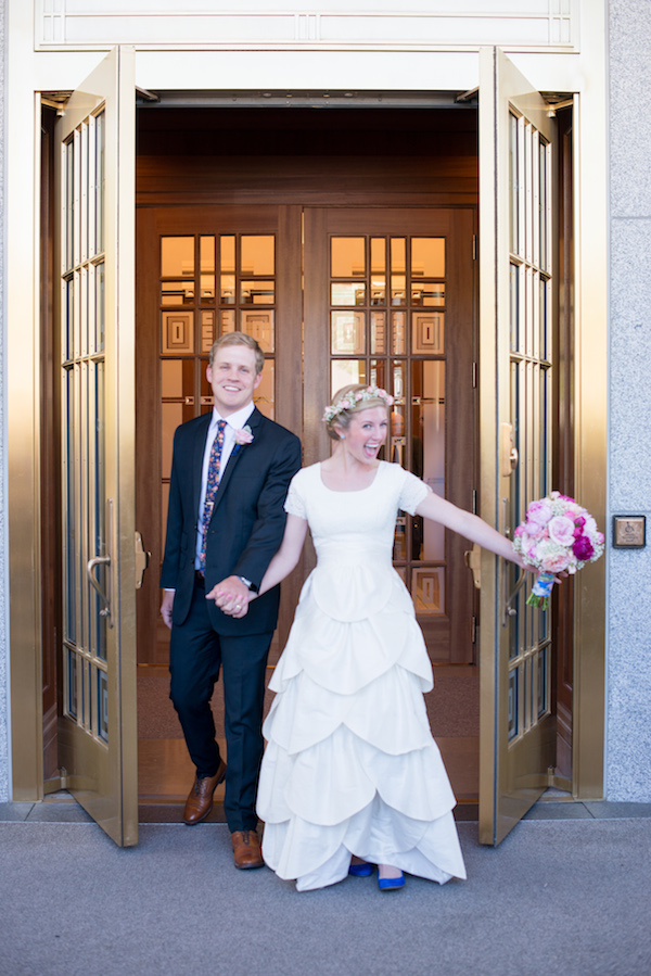 festive-floral-wedding-in-utah