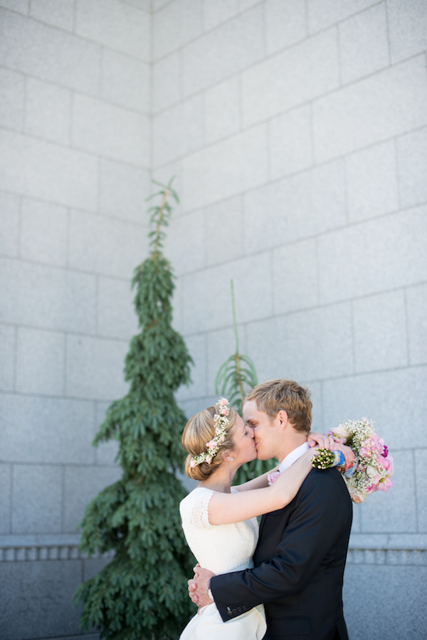 festive-floral-wedding-in-utah