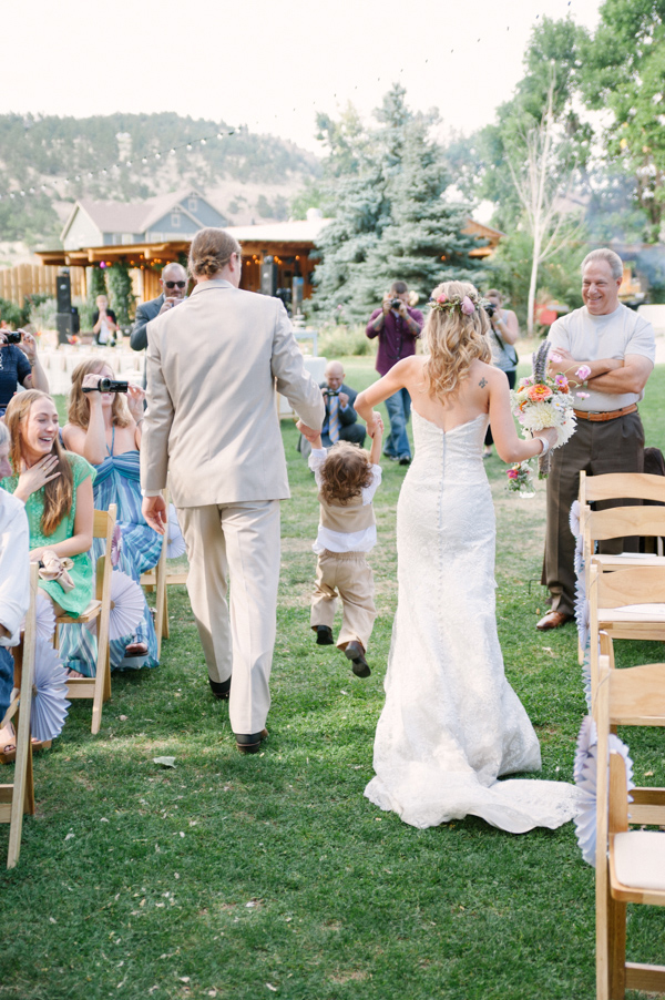 funky-farm-wedding-in-colorado