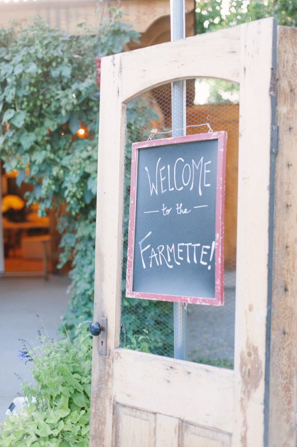funky-farm-wedding-in-colorado