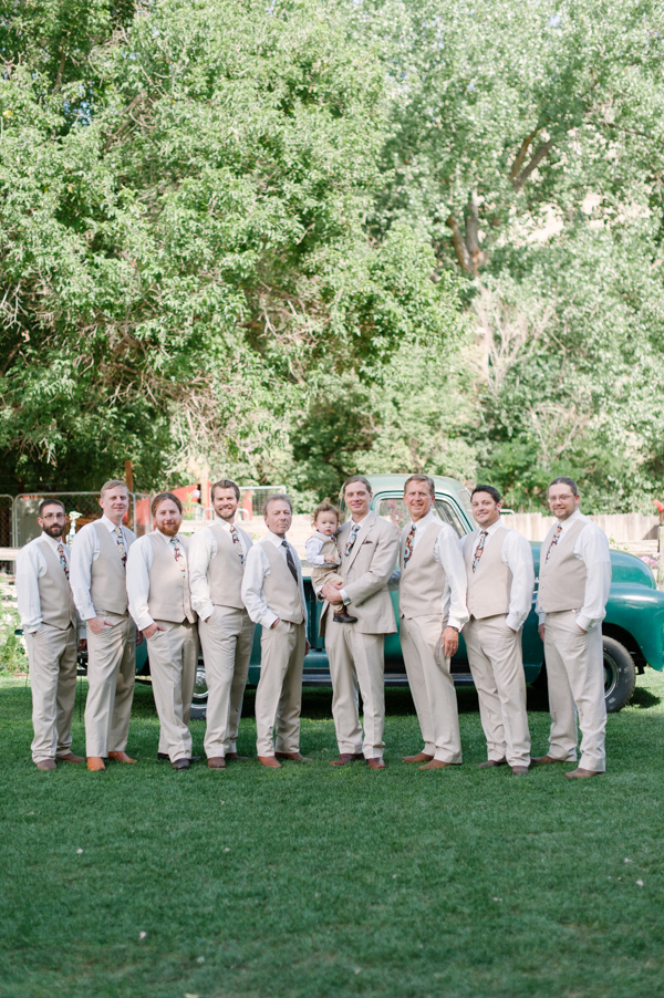 funky-farm-wedding-in-colorado