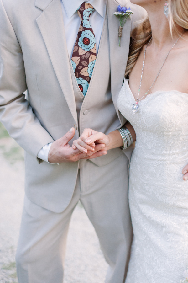 funky-farm-wedding-in-colorado