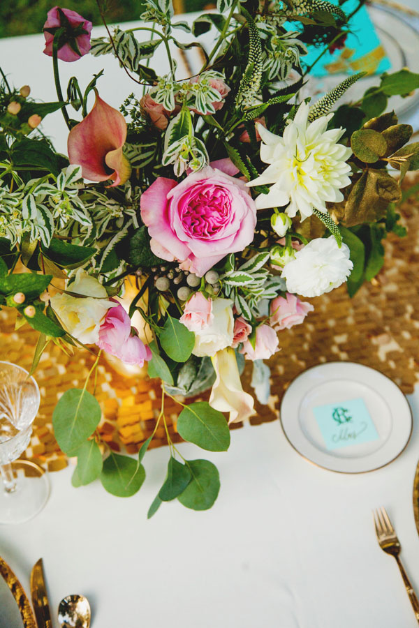 gold-glam-wedding-inspiration