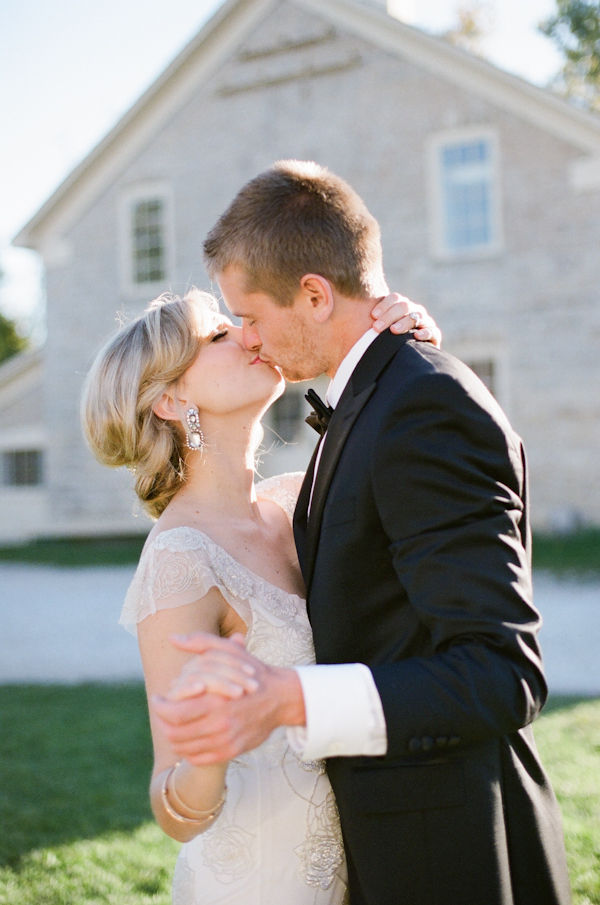 lavish-red-and-navy-wedding-ideas