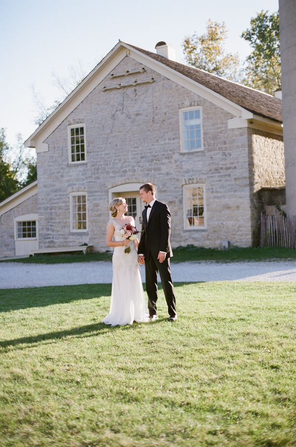 lavish-red-and-navy-wedding-ideas