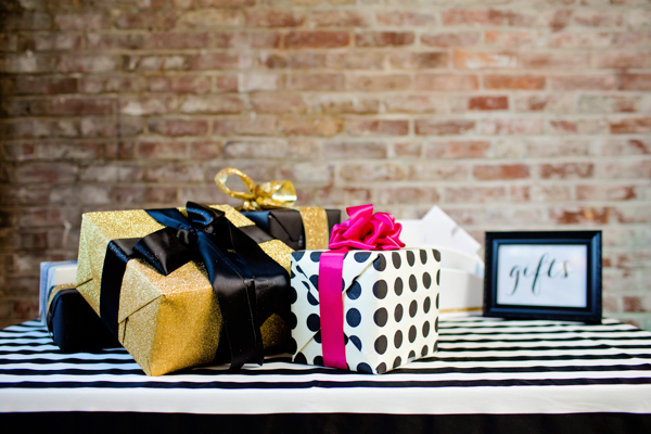 modern-black-and-gold-wedding-ideas