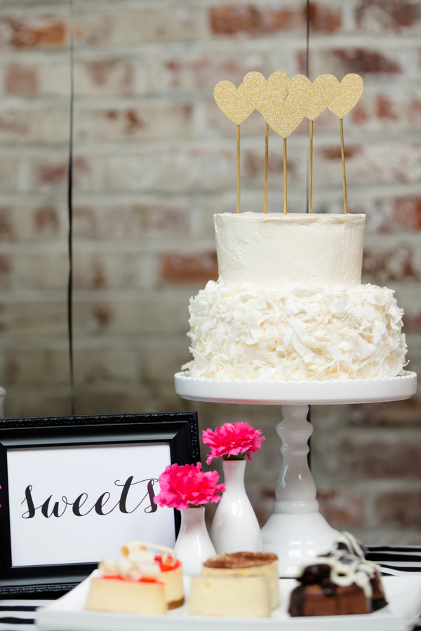 modern-black-and-gold-wedding-ideas