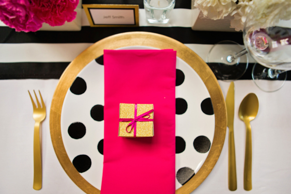 modern-black-and-gold-wedding-ideas
