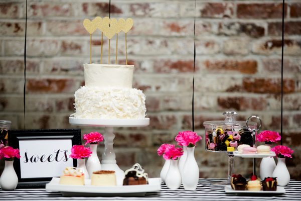 modern-black-and-gold-wedding-ideas