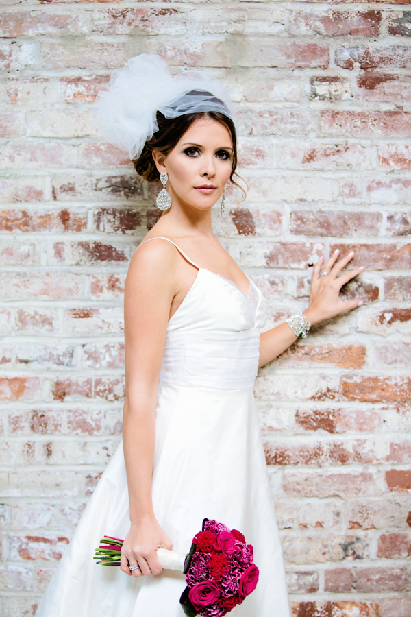 modern-black-and-gold-wedding-ideas