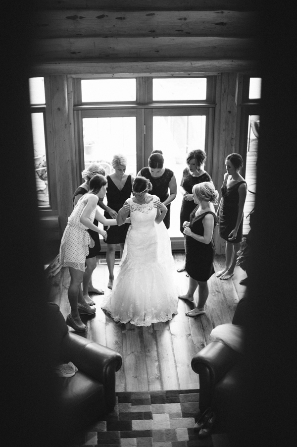 navy-and-yellow-wedding-in-south-dakota