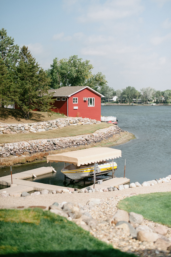navy-and-yellow-wedding-in-south-dakota
