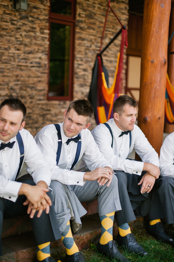navy-and-yellow-wedding-in-south-dakota