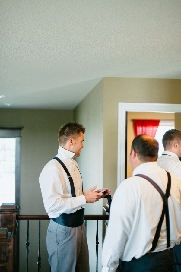 navy-and-yellow-wedding-in-south-dakota