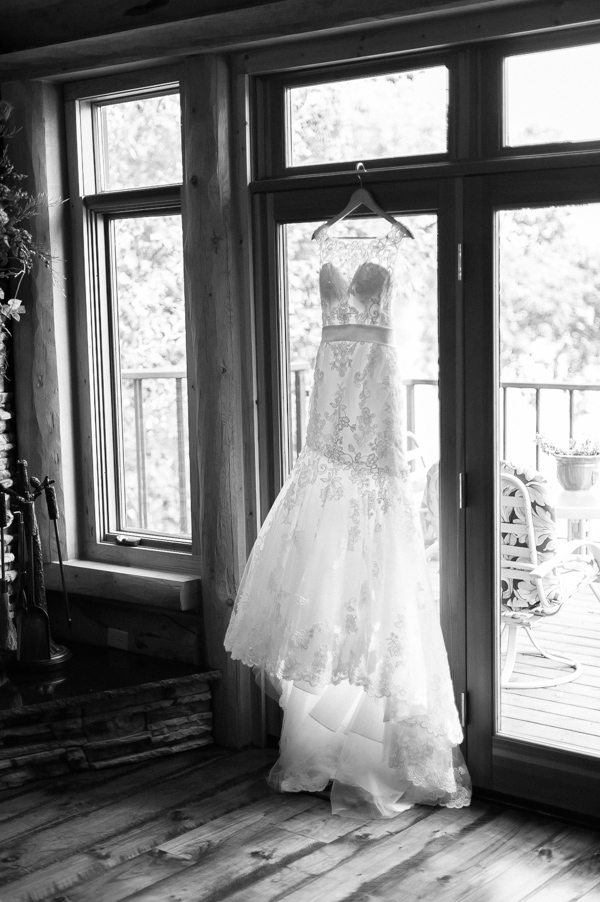 navy-and-yellow-wedding-in-south-dakota