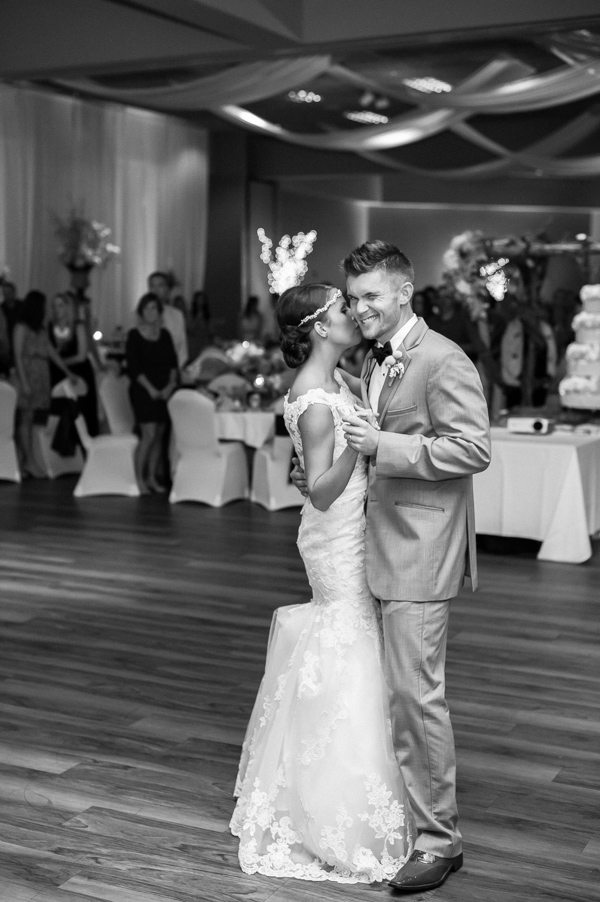 navy-and-yellow-wedding-in-south-dakota