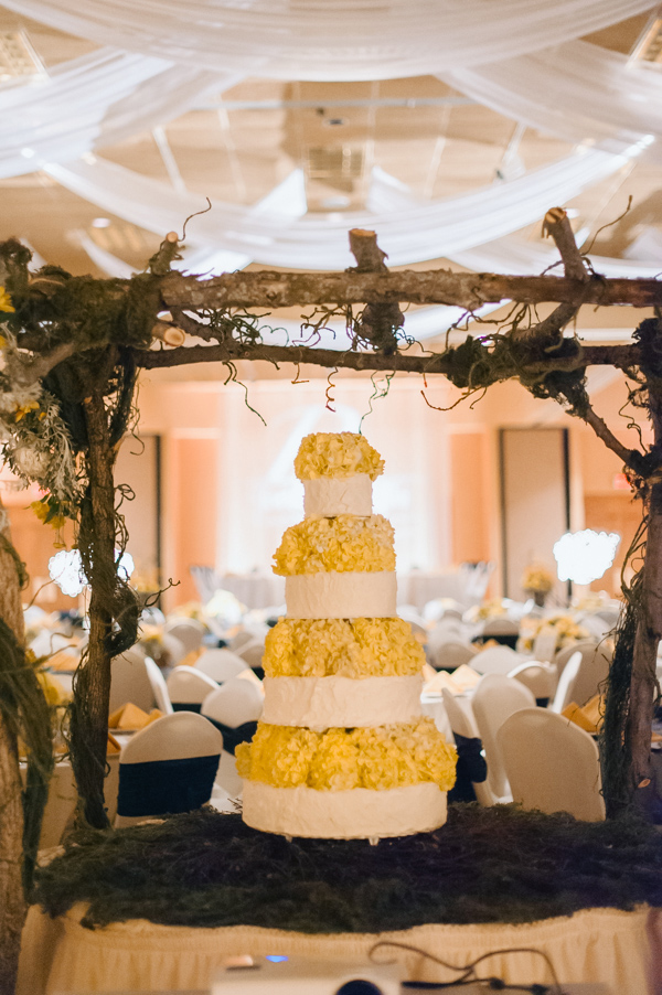 navy-and-yellow-wedding-in-south-dakota