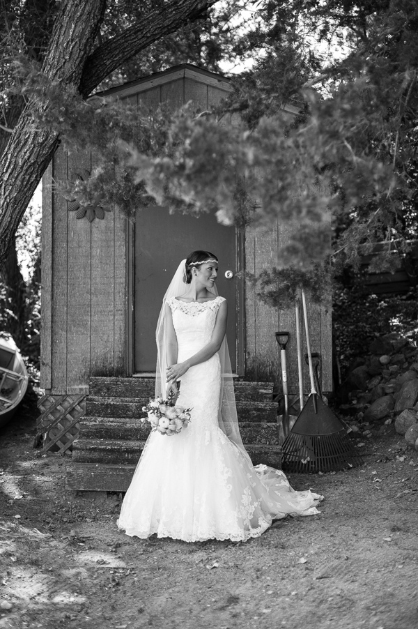 navy-and-yellow-wedding-in-south-dakota
