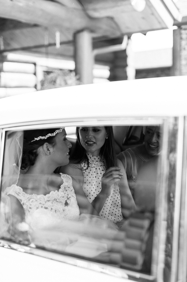 navy-and-yellow-wedding-in-south-dakota