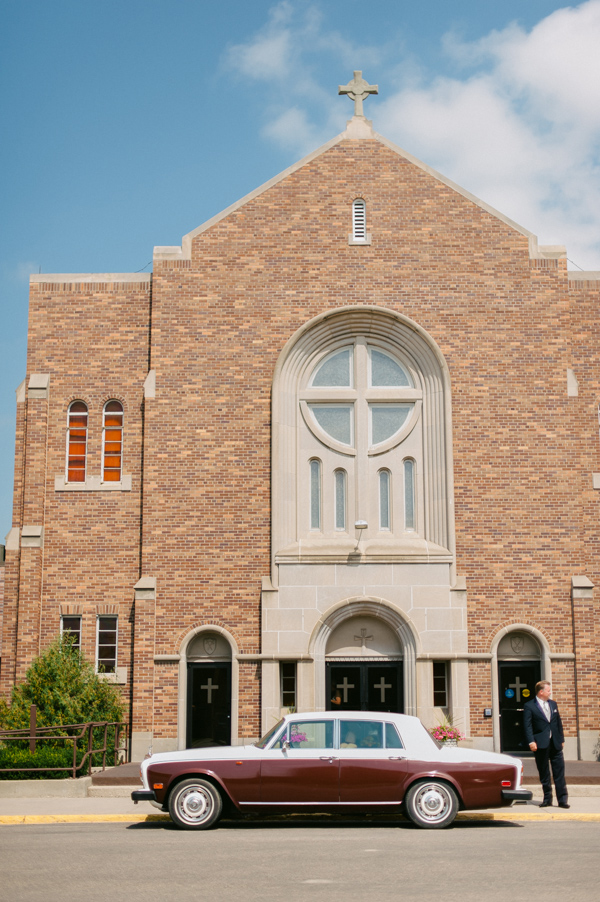navy-and-yellow-wedding-in-south-dakota
