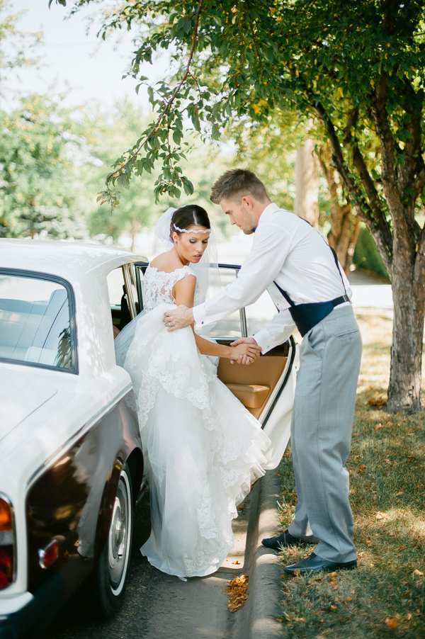 navy-and-yellow-wedding-in-south-dakota
