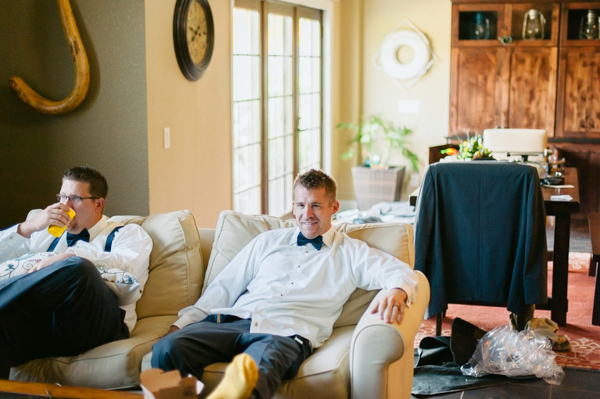 navy-and-yellow-wedding-in-south-dakota