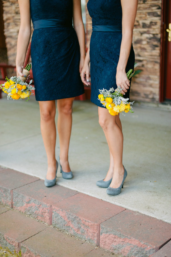 navy-and-yellow-wedding-in-south-dakota