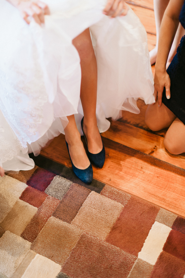 navy-and-yellow-wedding-in-south-dakota