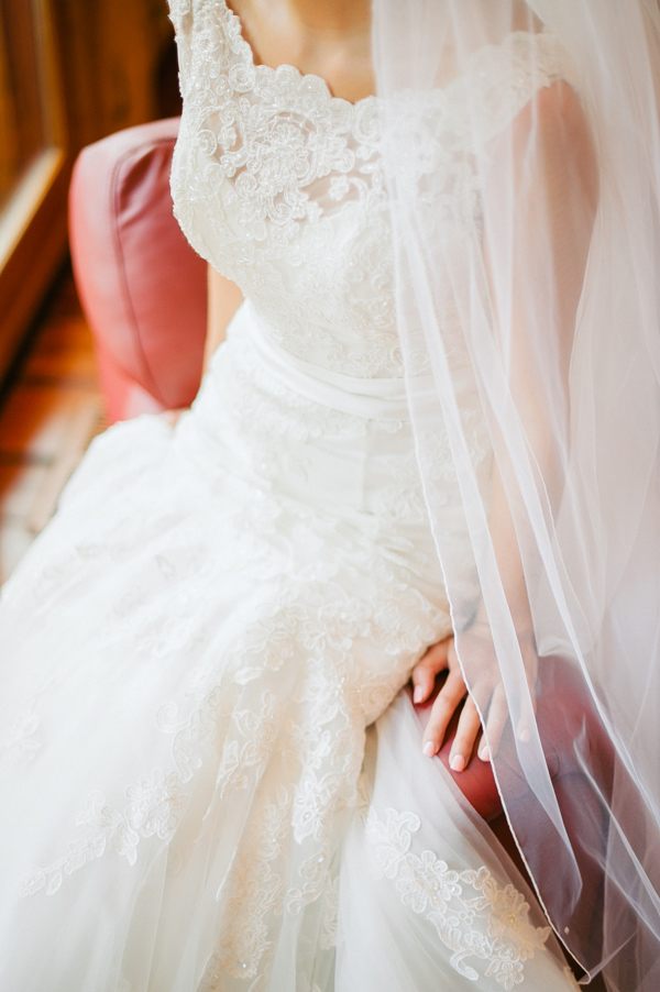 navy-and-yellow-wedding-in-south-dakota