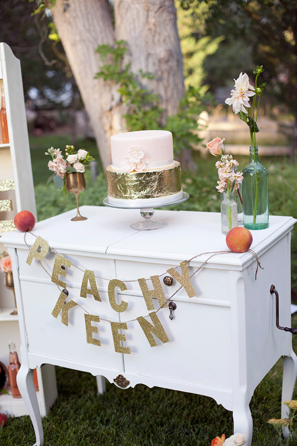 peachy-keen-wedding-inspiration