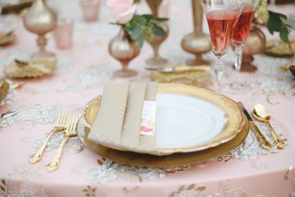 posh-pink-and-gold-wedding-ideas
