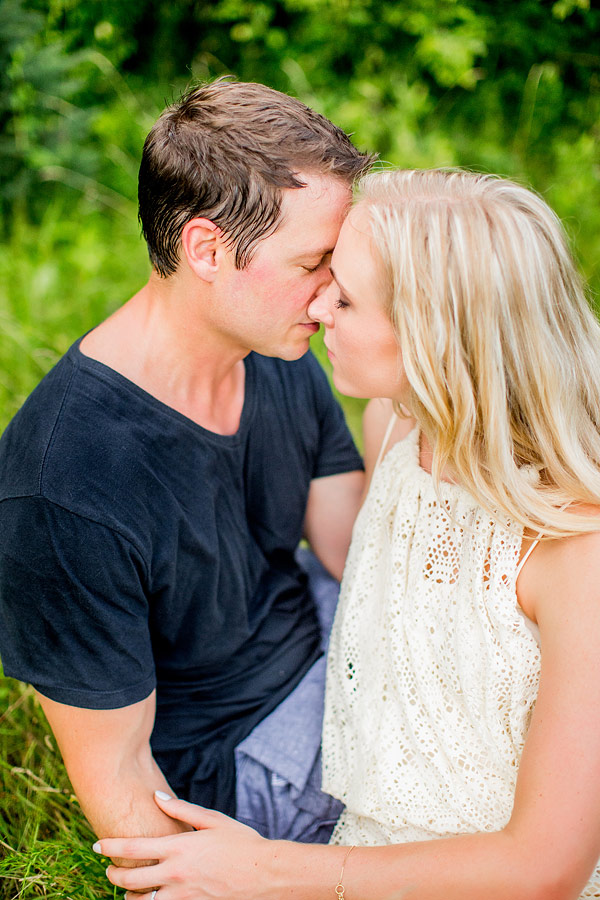 private-picnic-engagement-session