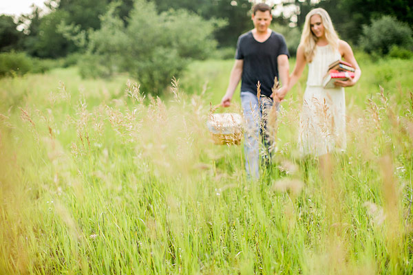 private-picnic-engagement-session