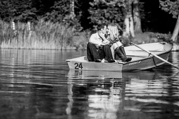 private-picnic-engagement-session