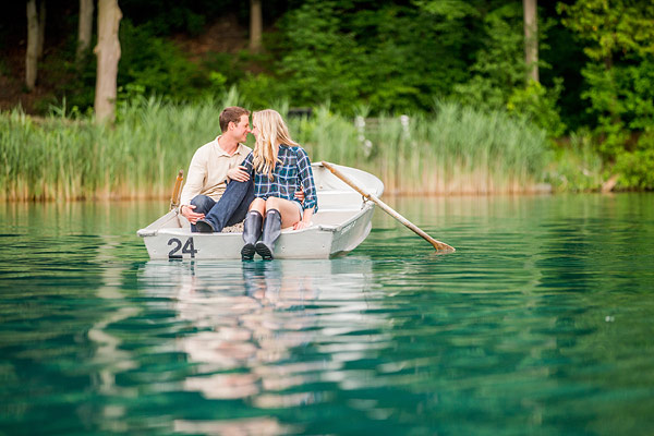 private-picnic-engagement-session