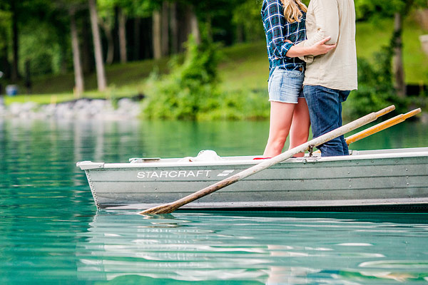 private-picnic-engagement-session