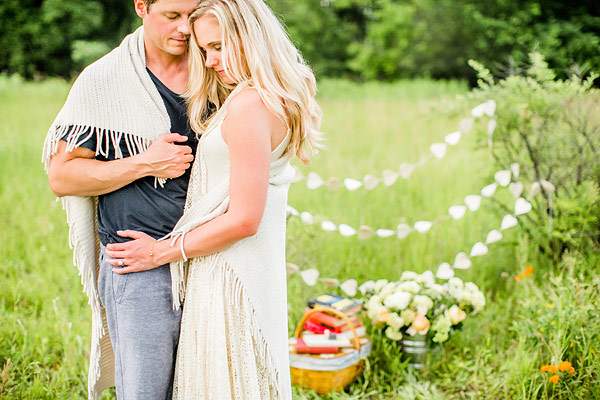 private-picnic-engagement-session